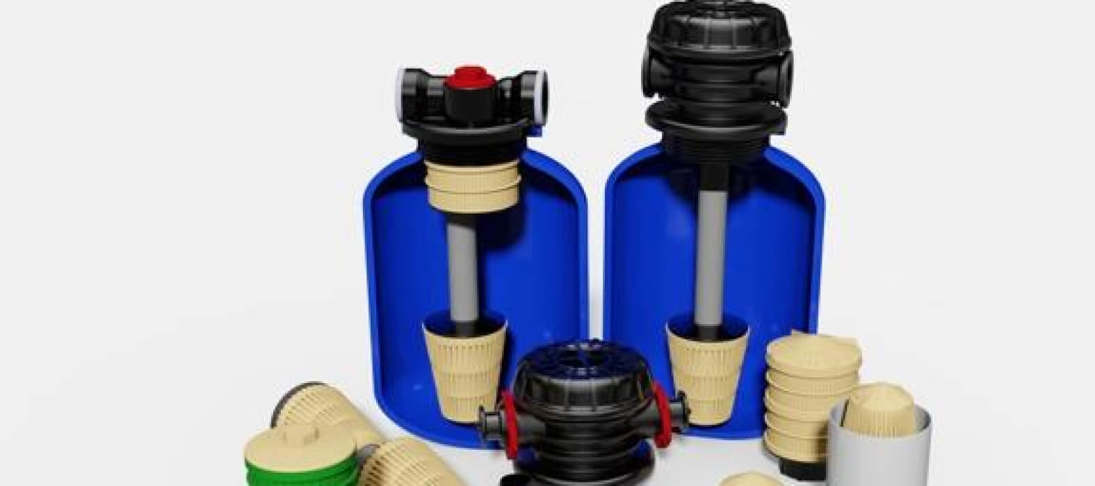 Zwei blaue Behälter mit Filterdüsen und Drainageelementen in verschiedenen Größen und Formen.